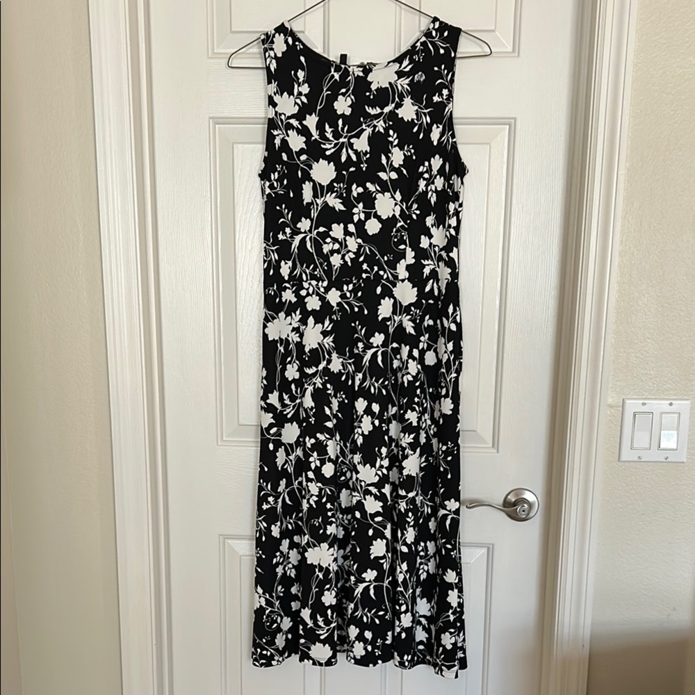 Talbots Black and White Flower Pattern Sleeveless Midi SundressSz M
